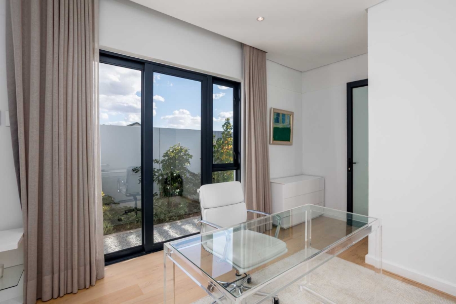 To Let 5 Bedroom Property for Rent in Val De Vie Estate Western Cape